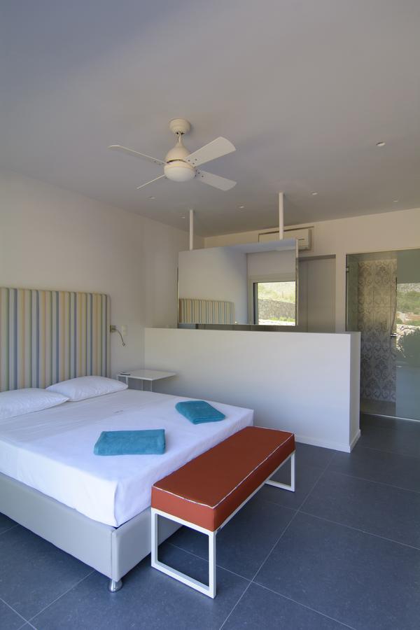 Lavender Cove Aparthotel Korfos Ngoại thất bức ảnh