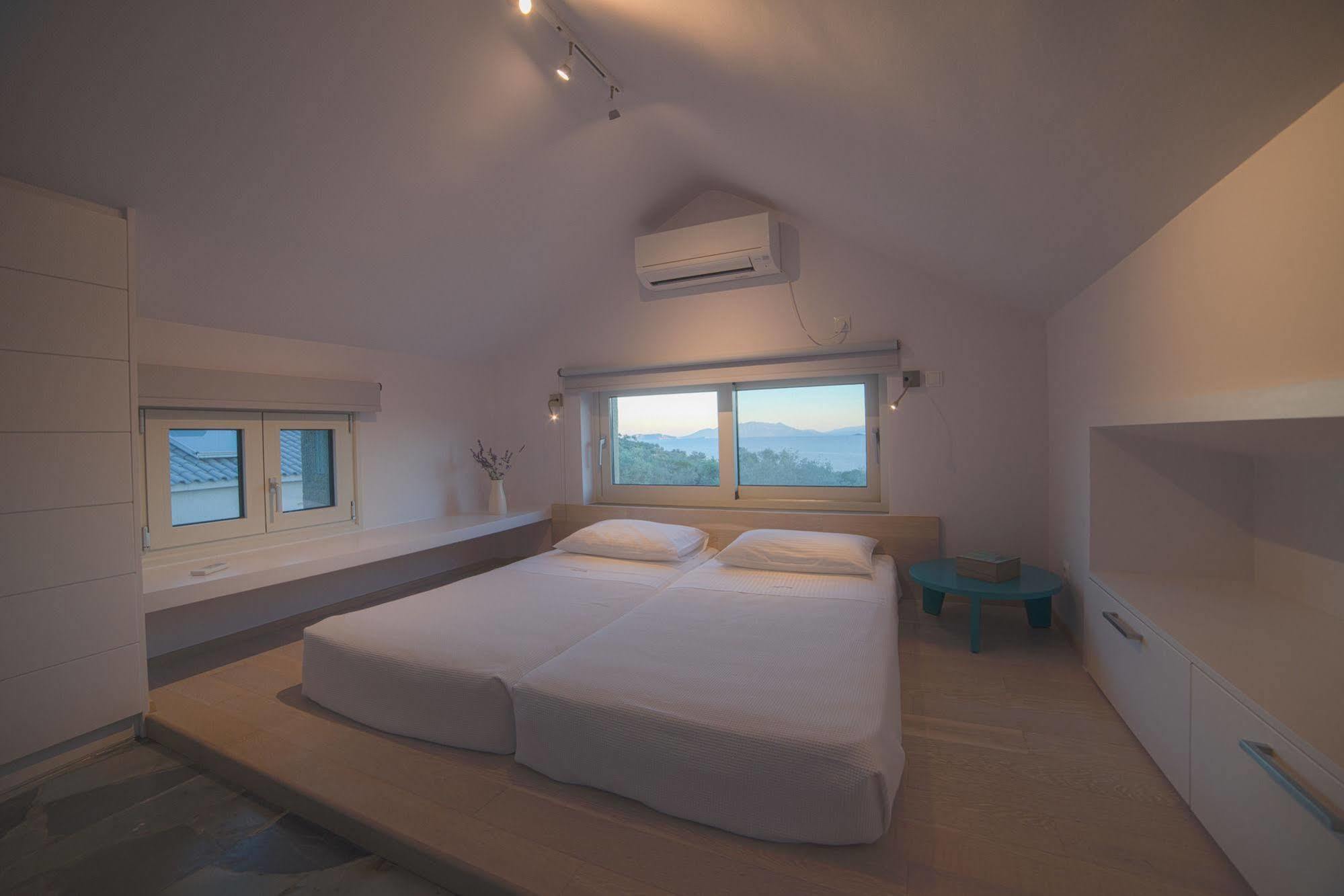 Lavender Cove Aparthotel Korfos Ngoại thất bức ảnh