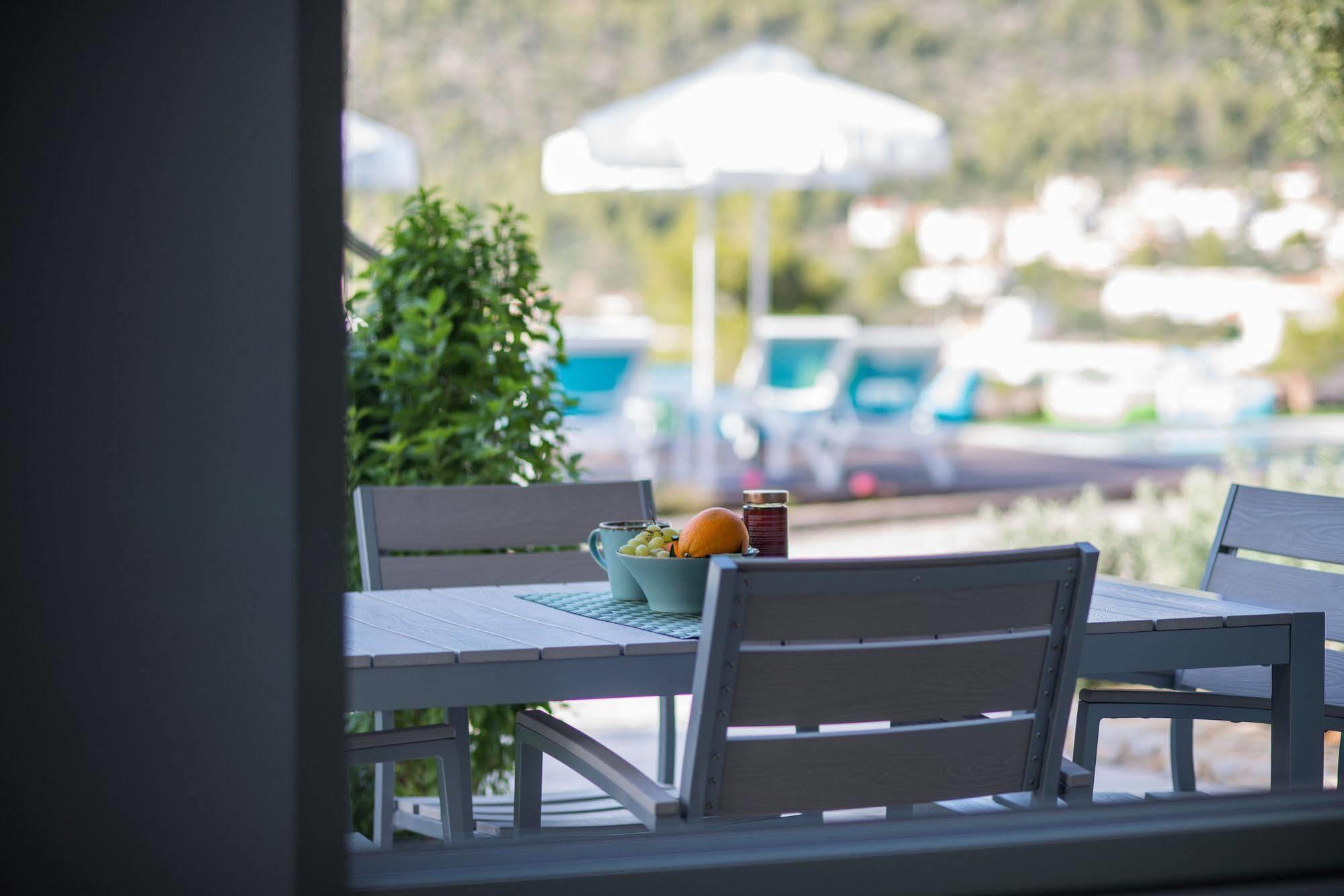 Lavender Cove Aparthotel Korfos Ngoại thất bức ảnh
